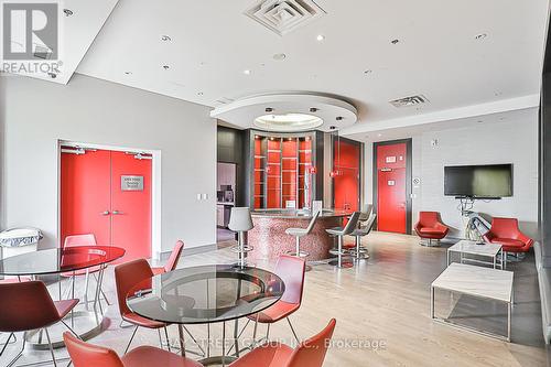 327 - 540 Bur Oak Avenue, Markham, ON - Indoor Photo Showing Dining Room