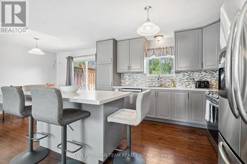 15 Sparrow Court, Kawartha Lakes, ON - Indoor Photo Showing Kitchen With Upgraded Kitchen