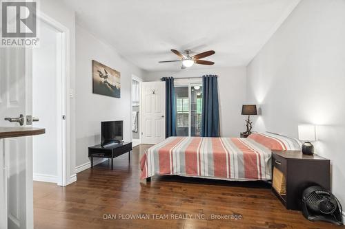 15 Sparrow Court, Kawartha Lakes, ON - Indoor Photo Showing Bedroom