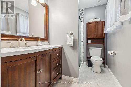 15 Sparrow Court, Kawartha Lakes, ON - Indoor Photo Showing Bathroom