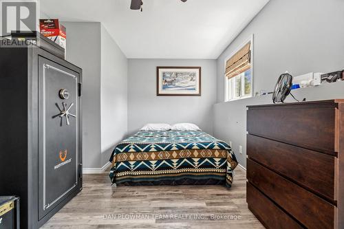 15 Sparrow Court, Kawartha Lakes, ON - Indoor Photo Showing Bedroom