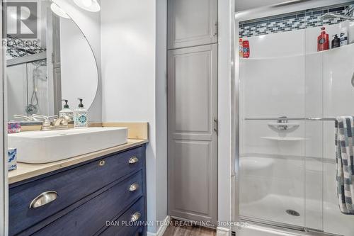 15 Sparrow Court, Kawartha Lakes, ON - Indoor Photo Showing Bathroom