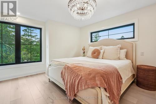 12 Centre Street, Innisfil, ON - Indoor Photo Showing Bedroom