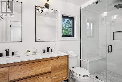 12 Centre Street, Innisfil, ON - Indoor Photo Showing Bathroom