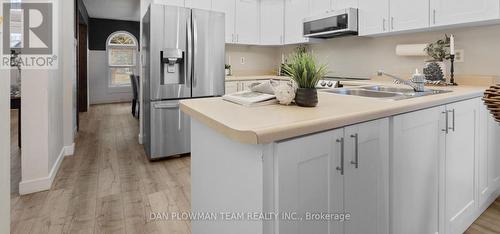 822 Royal Orchard Drive, Oshawa, ON - Indoor Photo Showing Kitchen With Double Sink