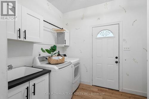 822 Royal Orchard Drive, Oshawa, ON - Indoor Photo Showing Laundry Room