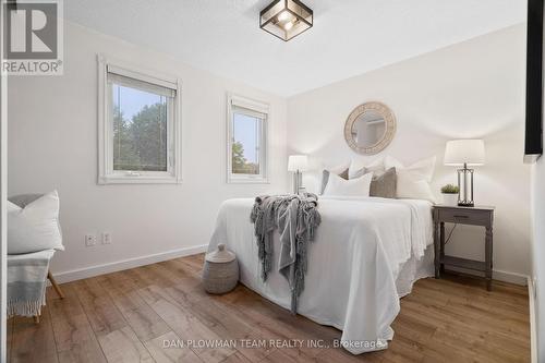 822 Royal Orchard Drive, Oshawa, ON - Indoor Photo Showing Bedroom