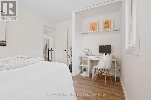 822 Royal Orchard Drive, Oshawa, ON - Indoor Photo Showing Bedroom