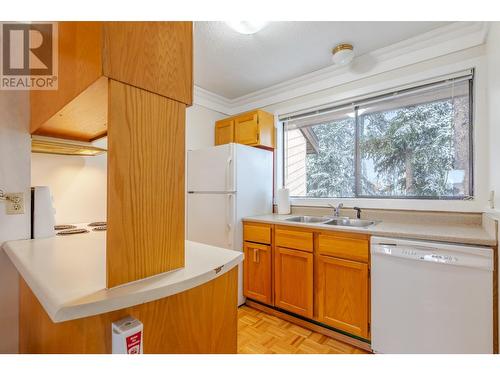 1191 Apex Mountain Road Unit# 40, Penticton, BC - Indoor Photo Showing Kitchen With Double Sink