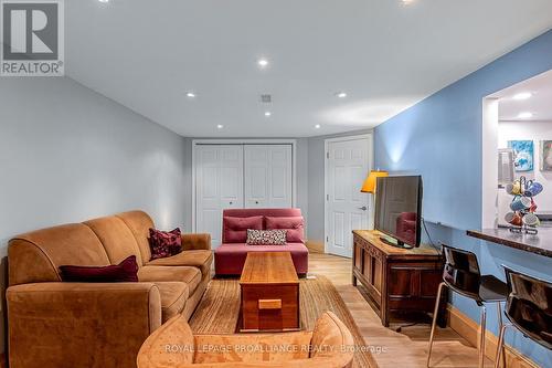 115 Fairway Hill Crescent, Kingston, ON - Indoor Photo Showing Living Room