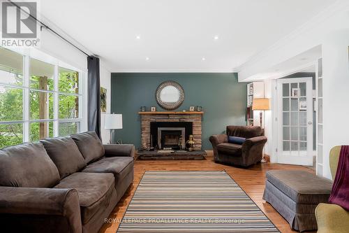 115 Fairway Hill Crescent, Kingston, ON - Indoor Photo Showing Living Room With Fireplace