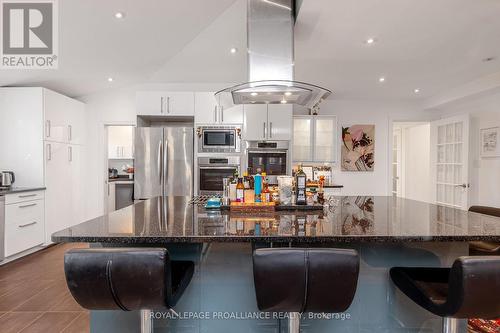 115 Fairway Hill Crescent, Kingston, ON - Indoor Photo Showing Kitchen With Stainless Steel Kitchen With Upgraded Kitchen