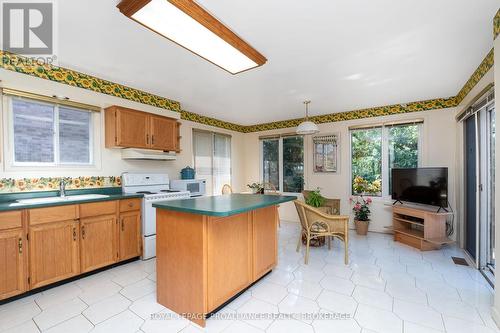 963 Auden Park Drive, Kingston, ON - Indoor Photo Showing Kitchen