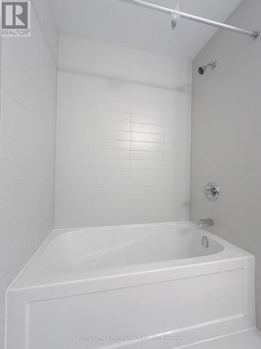 1513 Scarlet Street, Kingston, ON - Indoor Photo Showing Bathroom