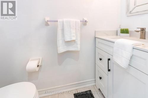 1386 Dallman Street, Innisfil, ON - Indoor Photo Showing Bathroom