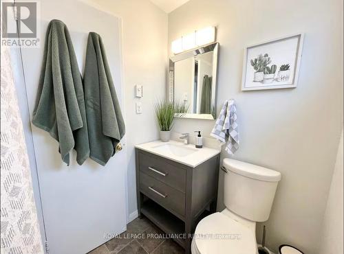 2 - 4 Westmount Drive, Belleville, ON - Indoor Photo Showing Bathroom