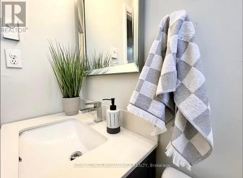 2 - 4 Westmount Drive, Belleville, ON - Indoor Photo Showing Bathroom