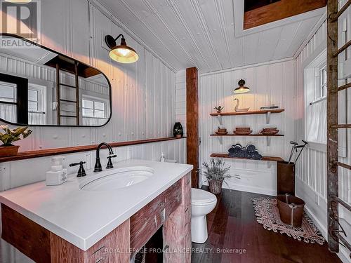 24 King Pitt Road, Kingston, ON - Indoor Photo Showing Bathroom