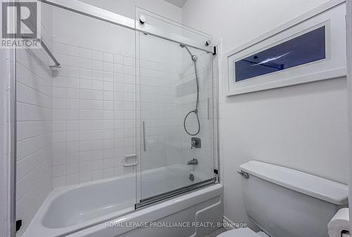 1678 South Boulevard, Kingston, ON - Indoor Photo Showing Bathroom