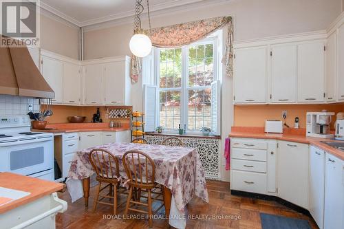 5 Emily Street, Kingston, ON - Indoor Photo Showing Kitchen