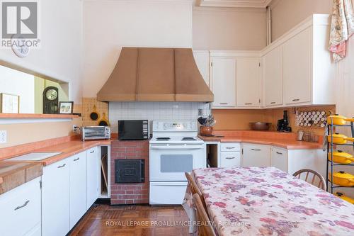 5 Emily Street, Kingston, ON - Indoor Photo Showing Kitchen