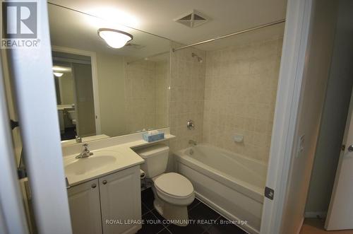 1511 - 231 Fort York Boulevard, Toronto, ON - Indoor Photo Showing Bathroom