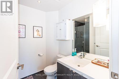 907 - 8 The Esplanade Street, Toronto, ON - Indoor Photo Showing Bathroom