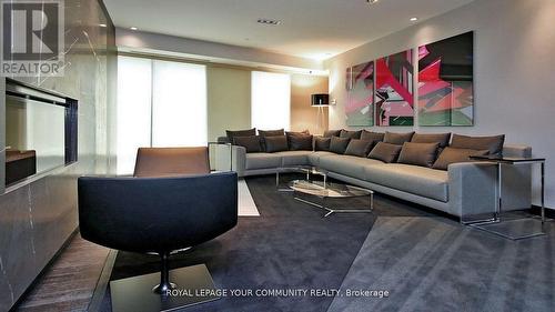 907 - 8 The Esplanade Street, Toronto, ON - Indoor Photo Showing Living Room