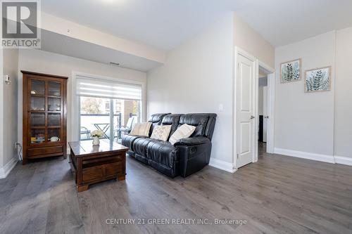 109 - 481 Rupert Avenue, Whitchurch-Stouffville, ON - Indoor Photo Showing Living Room