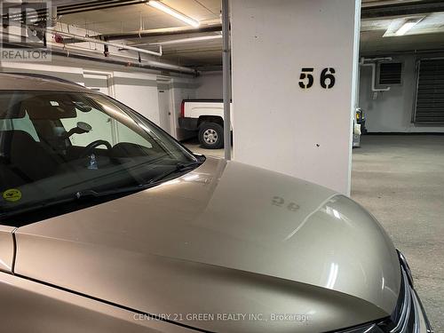 109 - 481 Rupert Avenue, Whitchurch-Stouffville, ON - Indoor Photo Showing Garage