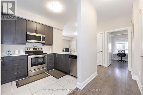 109 - 481 Rupert Avenue, Whitchurch-Stouffville, ON - Indoor Photo Showing Kitchen