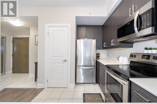 109 - 481 Rupert Avenue, Whitchurch-Stouffville, ON - Indoor Photo Showing Kitchen With Stainless Steel Kitchen