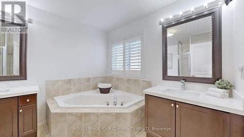 32 Albert Roffey Crescent, Markham, ON - Indoor Photo Showing Bathroom