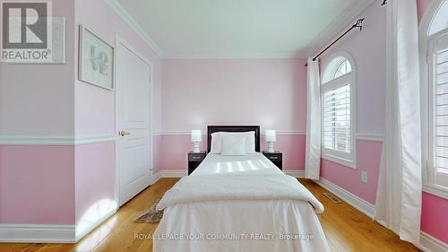 32 Albert Roffey Crescent, Markham, ON - Indoor Photo Showing Bedroom