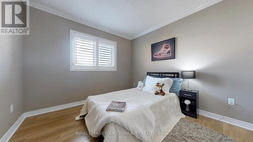 32 Albert Roffey Crescent, Markham, ON - Indoor Photo Showing Bedroom