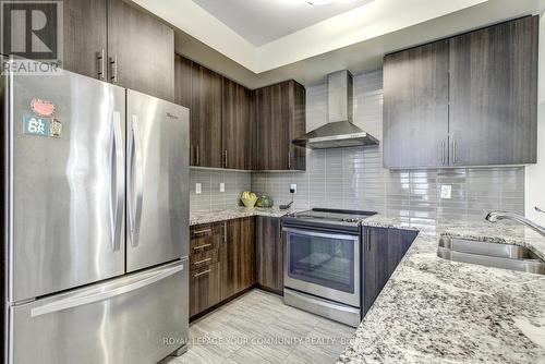 37 Torah Gate, Vaughan, ON - Indoor Photo Showing Kitchen With Stainless Steel Kitchen With Double Sink With Upgraded Kitchen