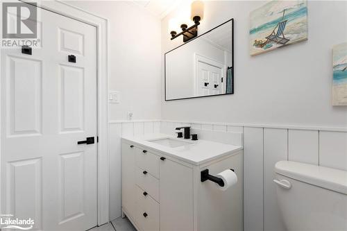 18 Sandy Plains Road S, Seguin, ON - Indoor Photo Showing Bathroom