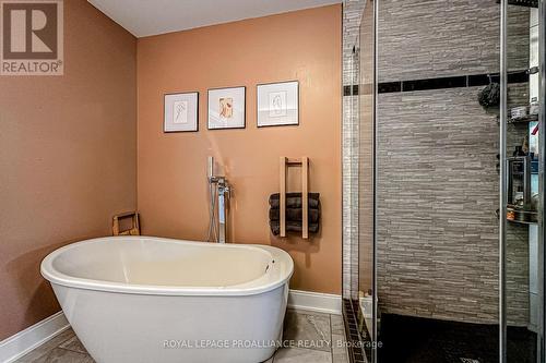 792 Sterling Avenue, Kingston, ON - Indoor Photo Showing Bathroom