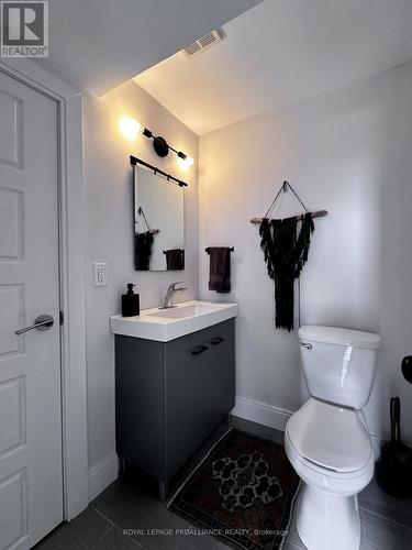 792 Sterling Avenue, Kingston, ON - Indoor Photo Showing Bathroom