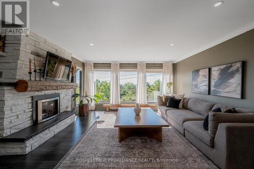 792 Sterling Avenue, Kingston, ON - Indoor Photo Showing Living Room With Fireplace