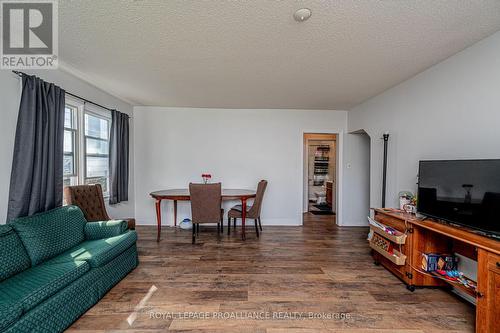 1348 Princess Street, Kingston, ON - Indoor Photo Showing Living Room