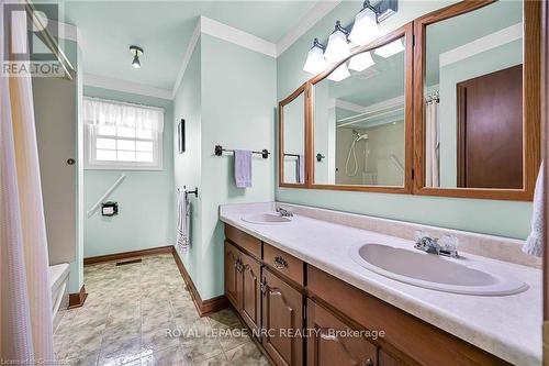 4949 Rainham Road, Haldimand, ON - Indoor Photo Showing Bathroom