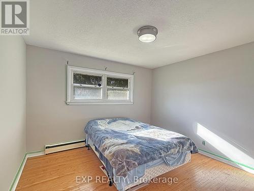 164 Atkinson Boulevard, London, ON - Indoor Photo Showing Bedroom