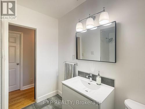 164 Atkinson Boulevard, London, ON - Indoor Photo Showing Bathroom