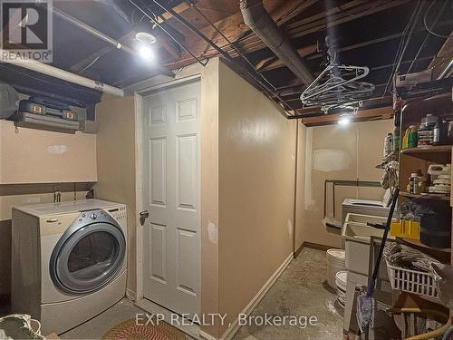 164 Atkinson Boulevard, London, ON - Indoor Photo Showing Laundry Room