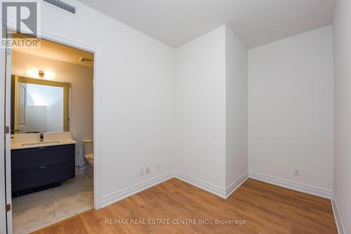 206 - 30 Elm Drive W, Mississauga, ON - Indoor Photo Showing Other Room