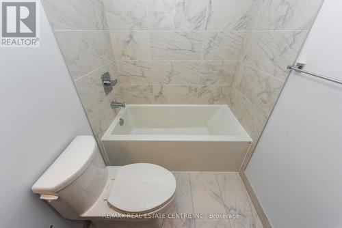 206 - 30 Elm Drive W, Mississauga, ON - Indoor Photo Showing Bathroom