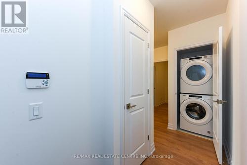 206 - 30 Elm Drive W, Mississauga, ON - Indoor Photo Showing Laundry Room