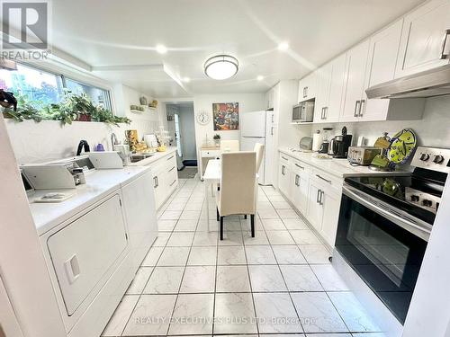 1252 Hillhurst Road, Oakville, ON - Indoor Photo Showing Kitchen