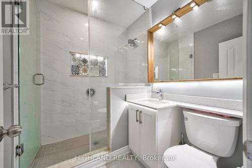 5375 Turney Drive, Mississauga, ON - Indoor Photo Showing Bathroom